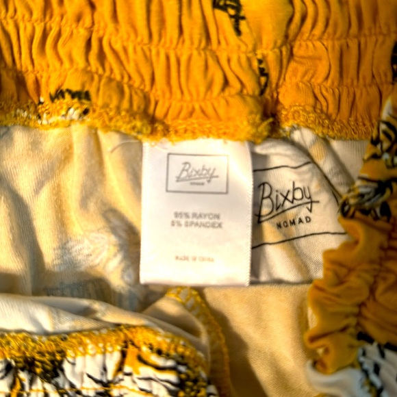 Girls Sz L (12-14) Elastic Waist skirt by Bixby Nomad - Picture 2 of 3